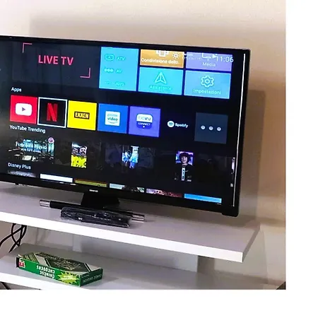 شقة Nuvoleelenzuola بيرودجا